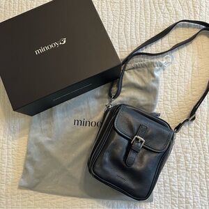 Minooy Naya crossbody bag navy leather